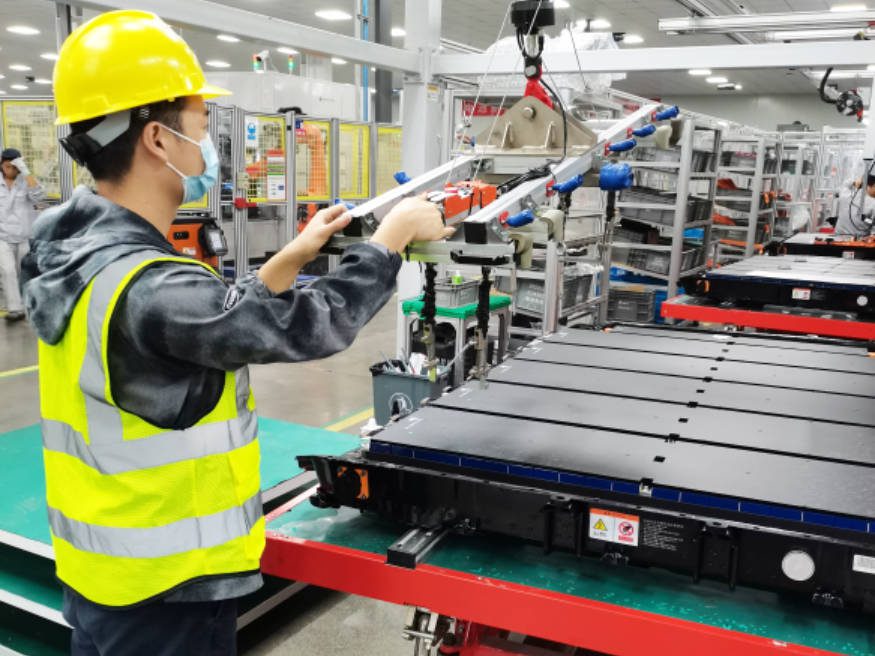 Revolutionizing Lithium Battery Manufacturing with MAYHO’s Intelligent Lifting Systems - MAYHO